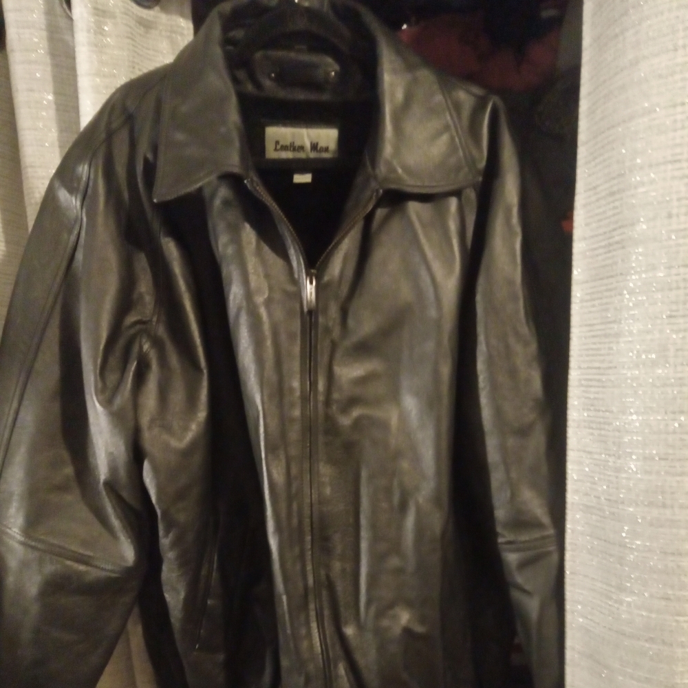 Mens black leather bomber jacket size 5XL